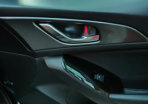 Mazda 3 cena 64444 przebieg: 123400, rok produkcji 2019 z Żyrardów małe 781